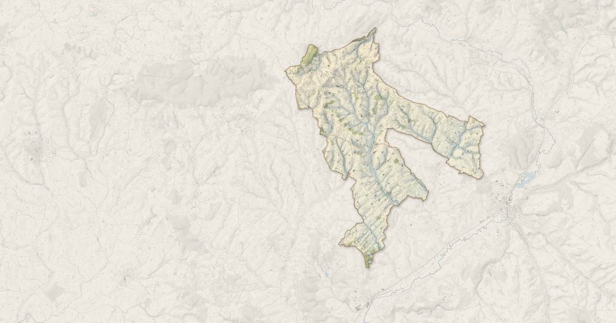 Portrait cartographique de Perche en Nocé : relief, eau, forêts, bâti et voies, calculés à partir des données de l'IGN