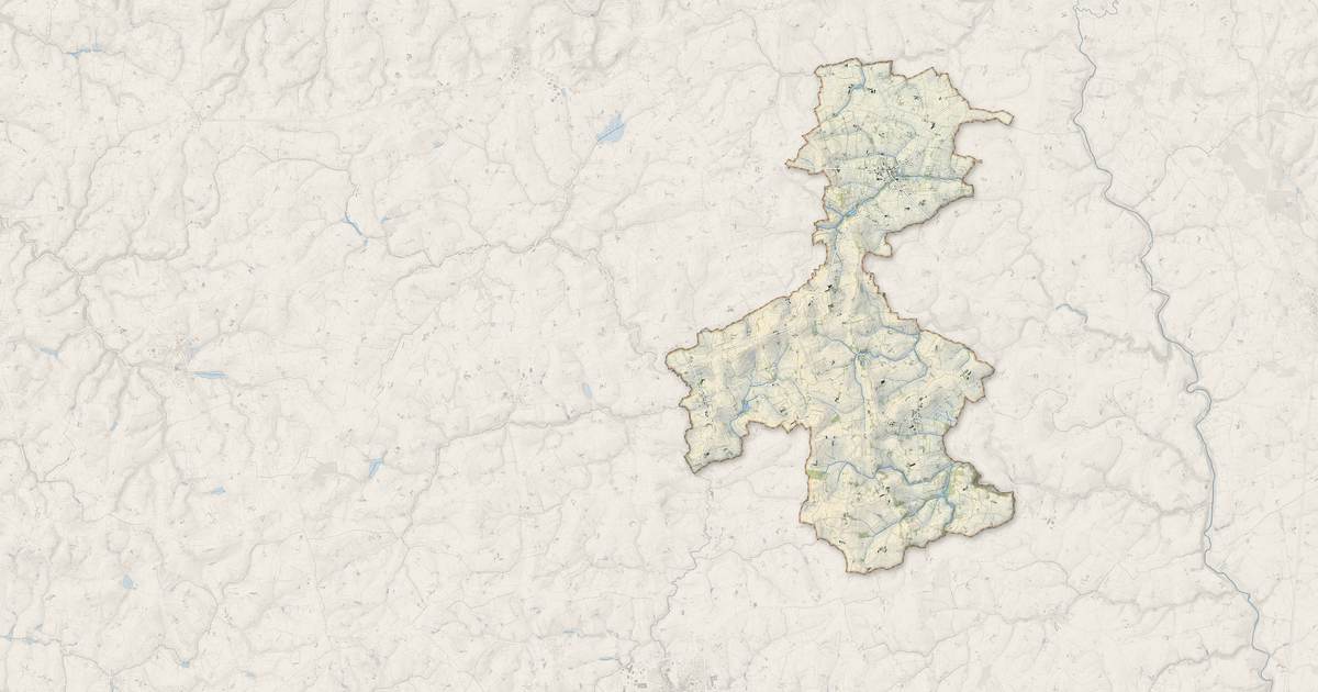Portrait cartographique de Passais Villages : relief, eau, forêts, bâti et voies, calculés à partir des données de l'IGN