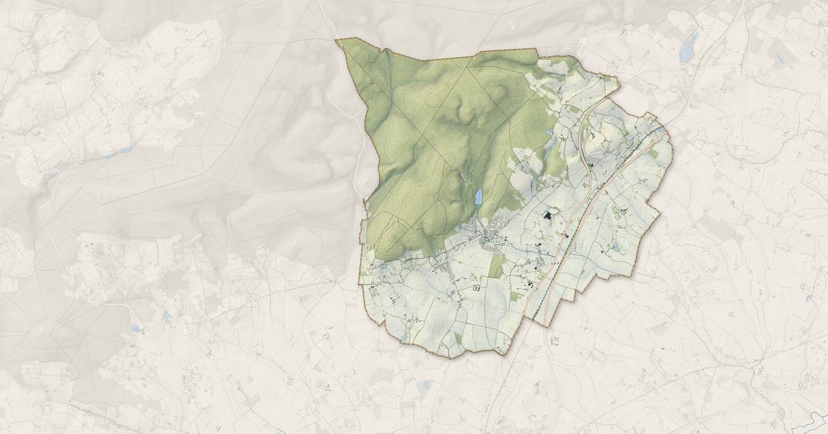Portrait cartographique de Écouves : relief, eau, forêts, bâti et voies, calculés à partir des données de l'IGN