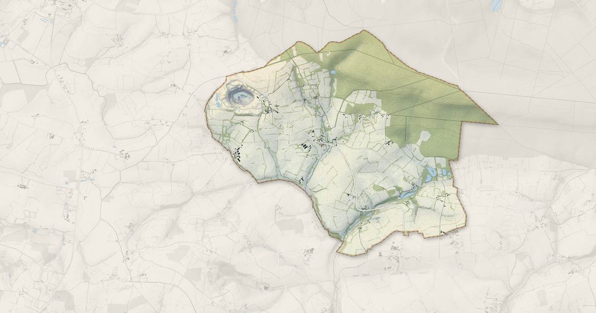 Portrait cartographique de Rouperroux : relief, eau, forêts, bâti et voies, calculés à partir des données de l'IGN