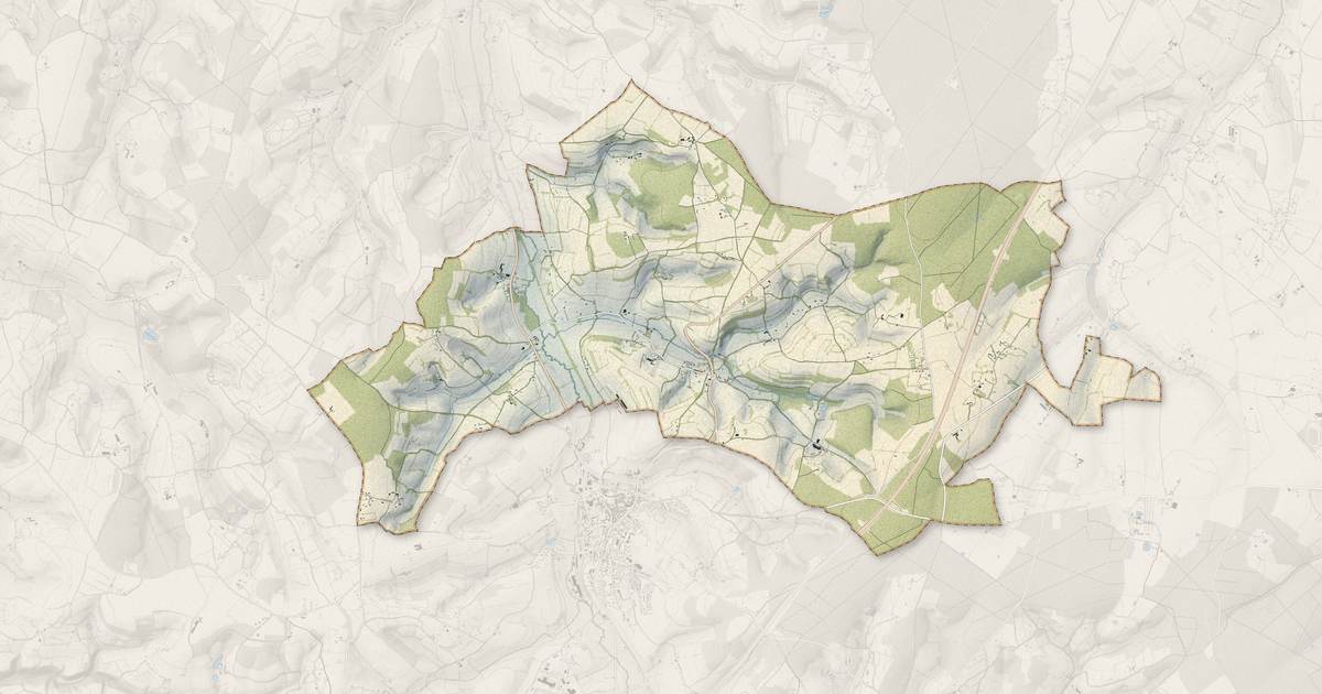 Portrait cartographique de Saint-Evroult-de-Montfort : relief, eau, forêts, bâti et voies, calculés à partir des données de l'IGN