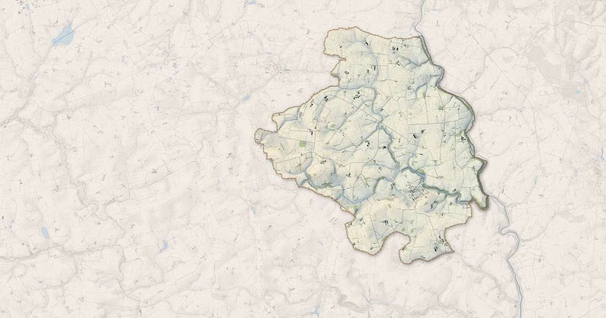 Portrait cartographique de Saint-Fraimbault : relief, eau, forêts, bâti et voies, calculés à partir des données de l'IGN