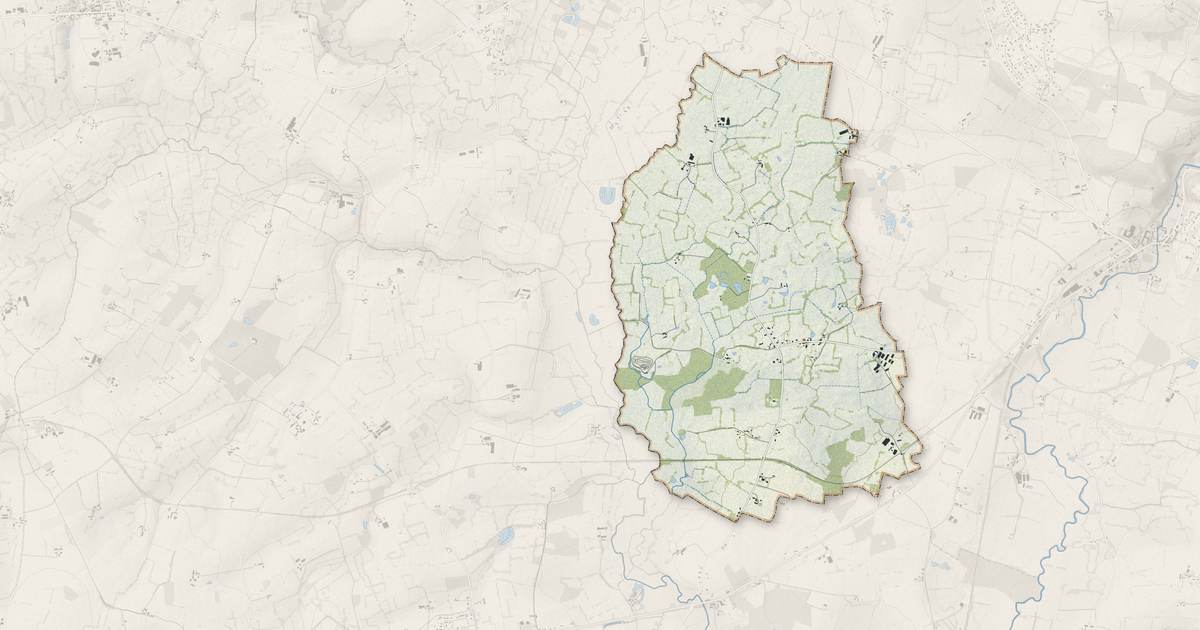 Portrait cartographique de Saint-Gilles-des-Marais : relief, eau, forêts, bâti et voies, calculés à partir des données de l'IGN