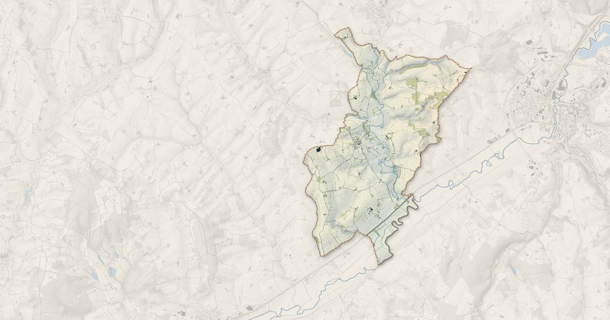 Portrait cartographique de Saint-Hilaire-sur-Erre : relief, eau, forêts, bâti et voies, calculés à partir des données de l'IGN