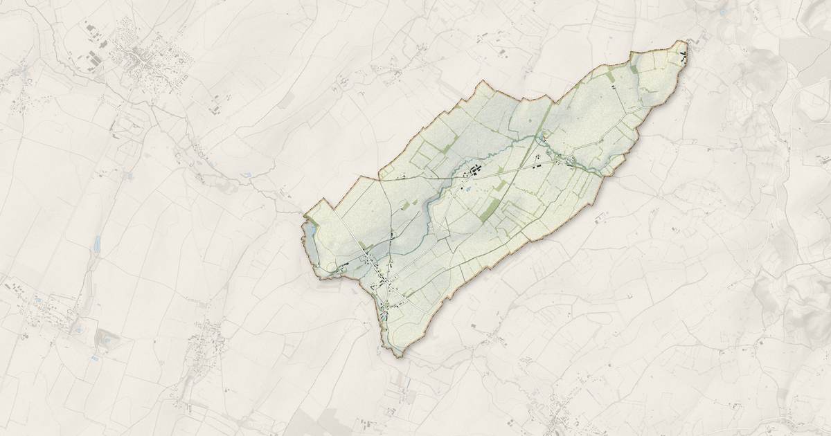Portrait cartographique de Saint-Lambert-sur-Dive : relief, eau, forêts, bâti et voies, calculés à partir des données de l'IGN