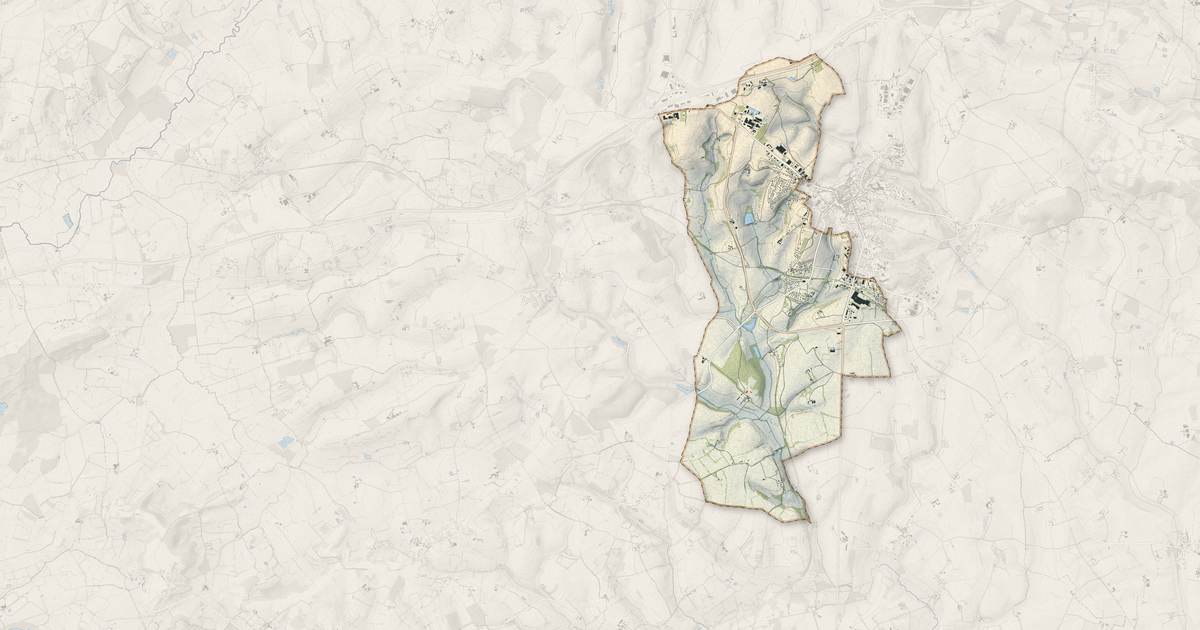 Portrait cartographique de Saint-Langis-lès-Mortagne : relief, eau, forêts, bâti et voies, calculés à partir des données de l'IGN