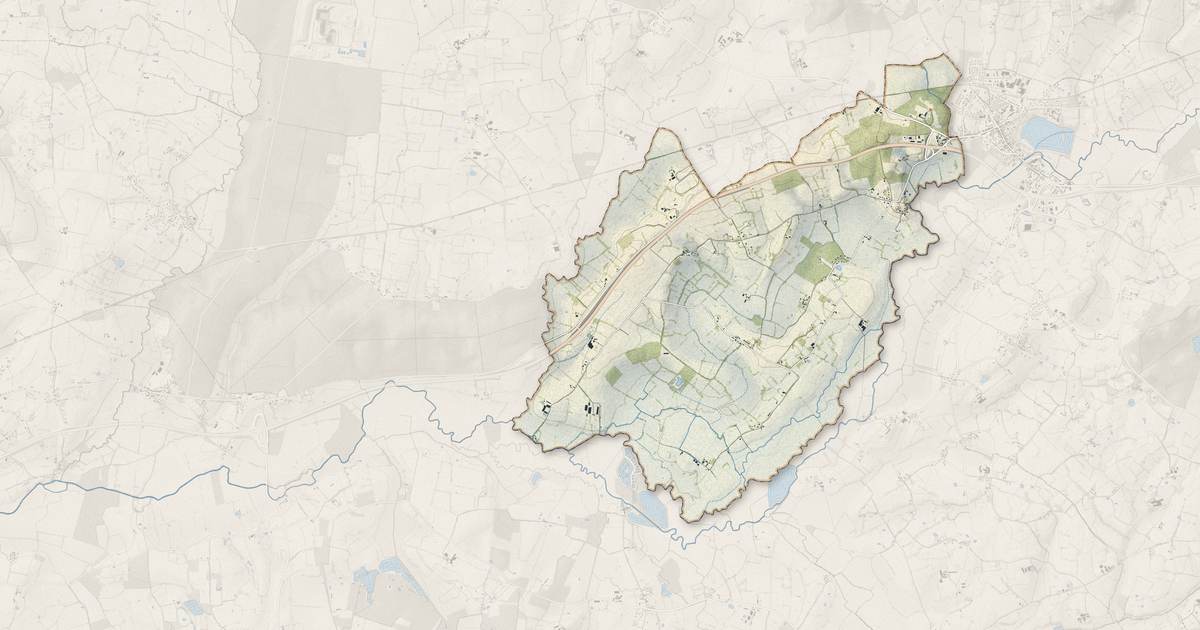 Portrait cartographique de Saint-Léger-sur-Sarthe : relief, eau, forêts, bâti et voies, calculés à partir des données de l'IGN