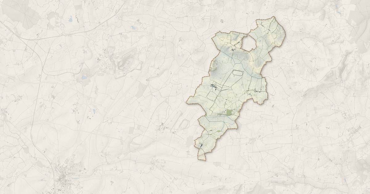 Portrait cartographique de Saint-Léonard-des-Parcs : relief, eau, forêts, bâti et voies, calculés à partir des données de l'IGN