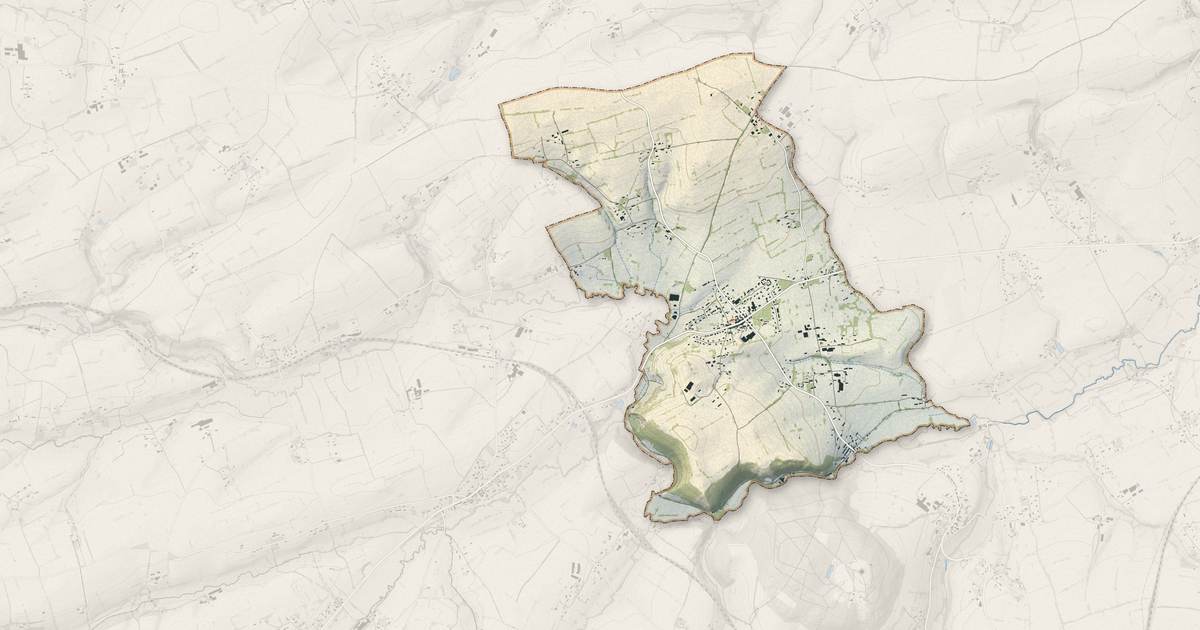 Portrait cartographique de Saint-Pierre-d'Entremont : relief, eau, forêts, bâti et voies, calculés à partir des données de l'IGN