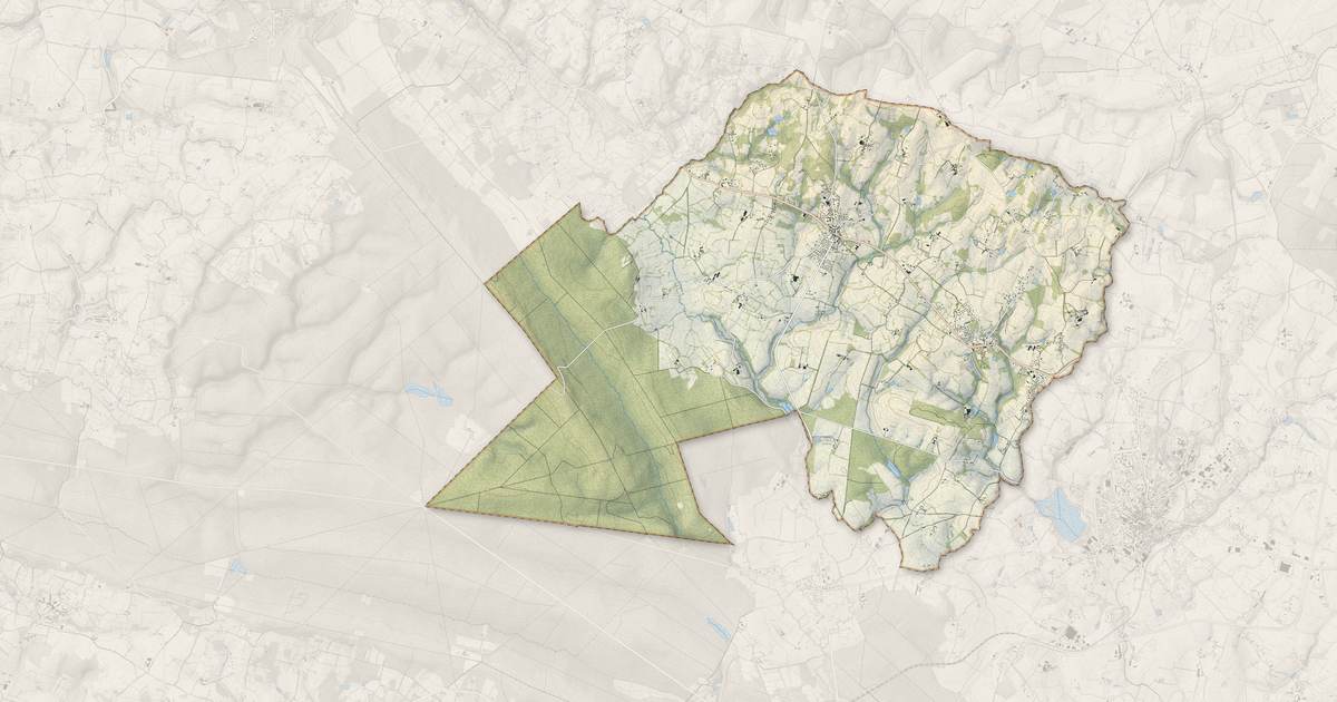 Portrait cartographique de Les Monts d'Andaine : relief, eau, forêts, bâti et voies, calculés à partir des données de l'IGN