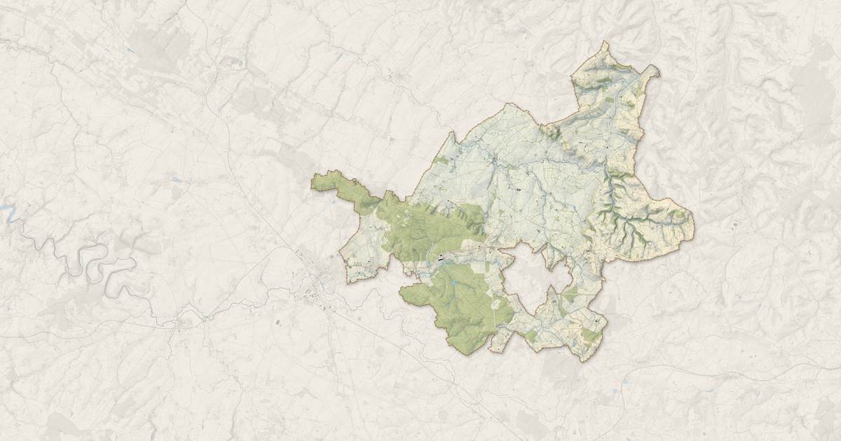 Portrait cartographique de Gouffern en Auge : relief, eau, forêts, bâti et voies, calculés à partir des données de l'IGN