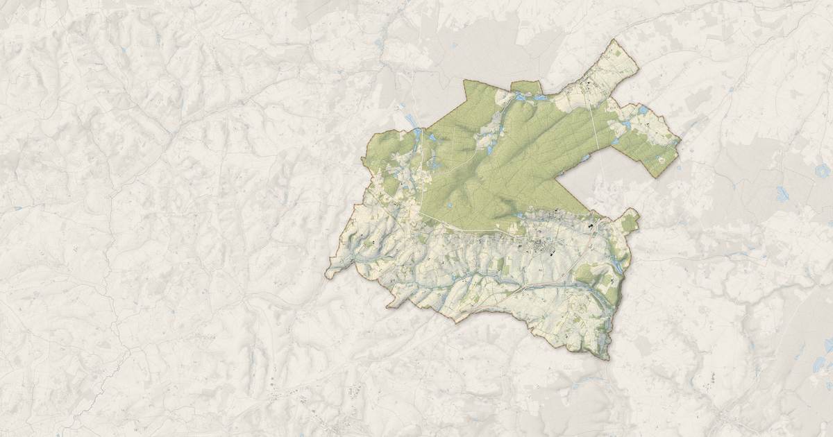 Portrait cartographique de Tourouvre au Perche : relief, eau, forêts, bâti et voies, calculés à partir des données de l'IGN