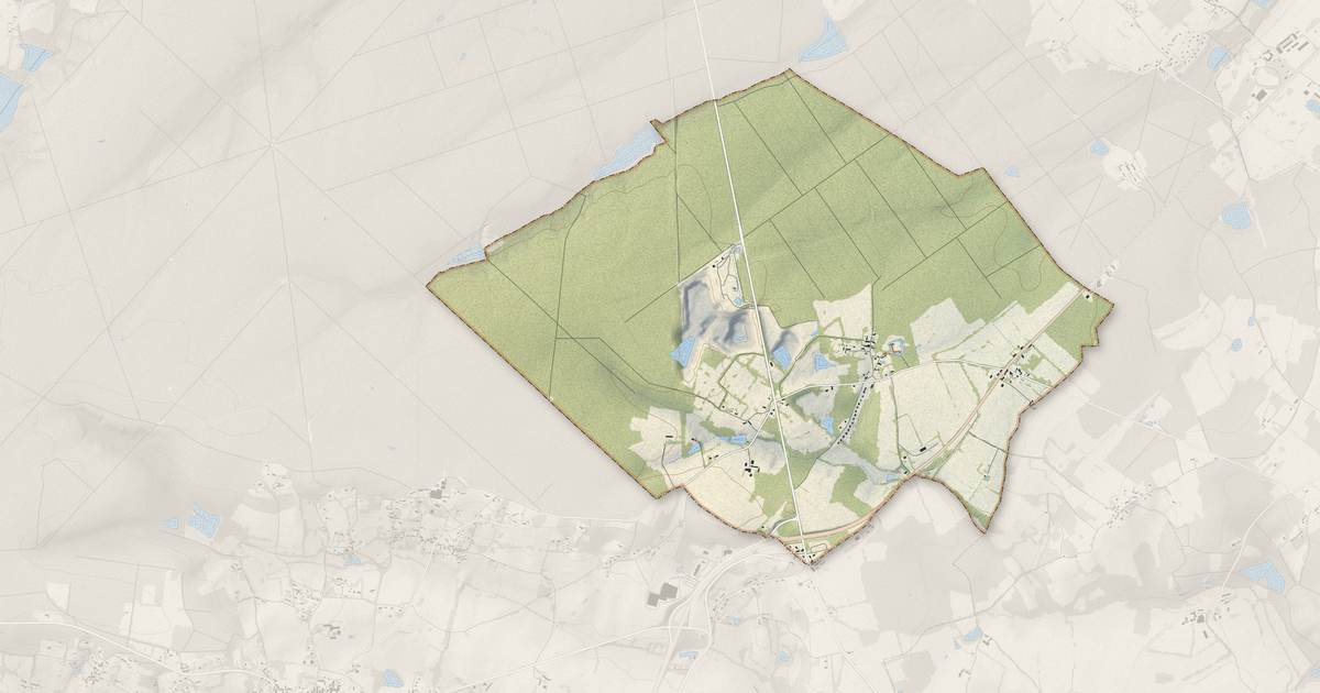 Portrait cartographique de La Ventrouze : relief, eau, forêts, bâti et voies, calculés à partir des données de l'IGN