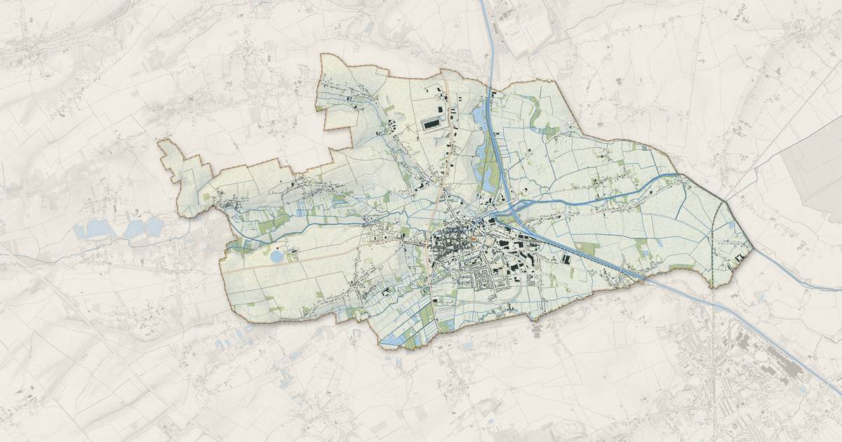 Portrait cartographique de Aire-sur-la-Lys : relief, eau, forêts, bâti et voies, calculés à partir des données de l'IGN