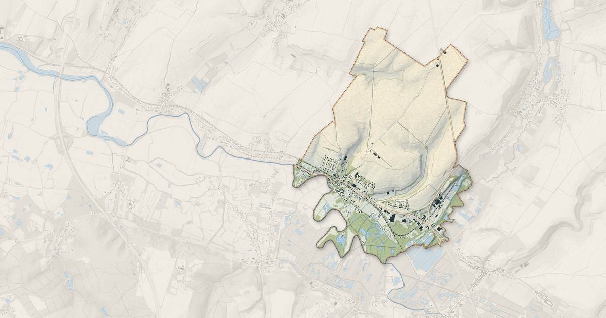 Portrait cartographique de Attin : relief, eau, forêts, bâti et voies, calculés à partir des données de l'IGN