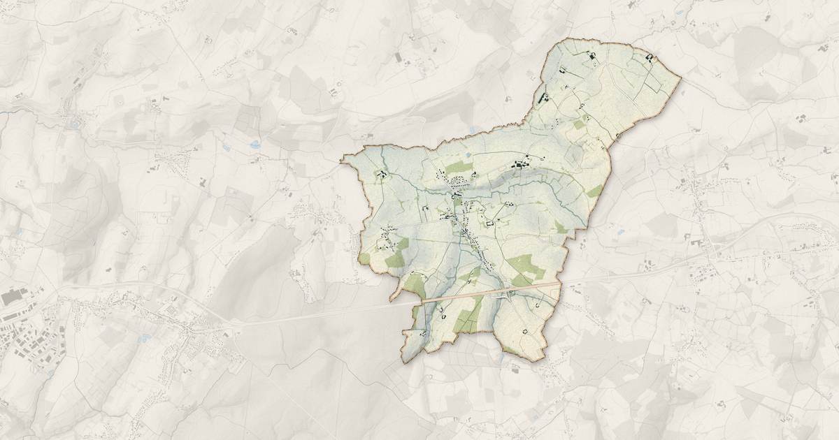 Portrait cartographique de Belle-et-Houllefort : relief, eau, forêts, bâti et voies, calculés à partir des données de l'IGN