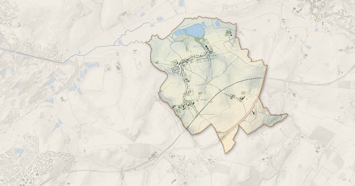 Portrait cartographique de Beuvrequen : relief, eau, forêts, bâti et voies, calculés à partir des données de l'IGN