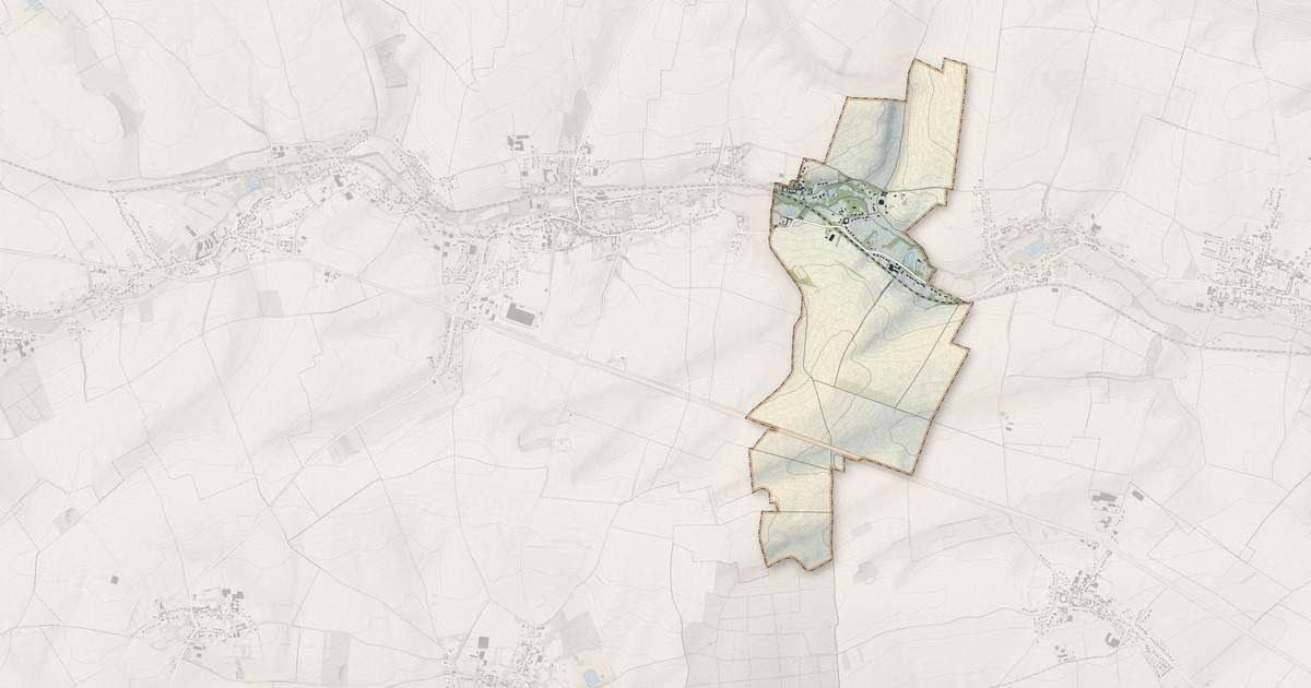 Portrait cartographique de Capelle-Fermont : relief, eau, forêts, bâti et voies, calculés à partir des données de l'IGN