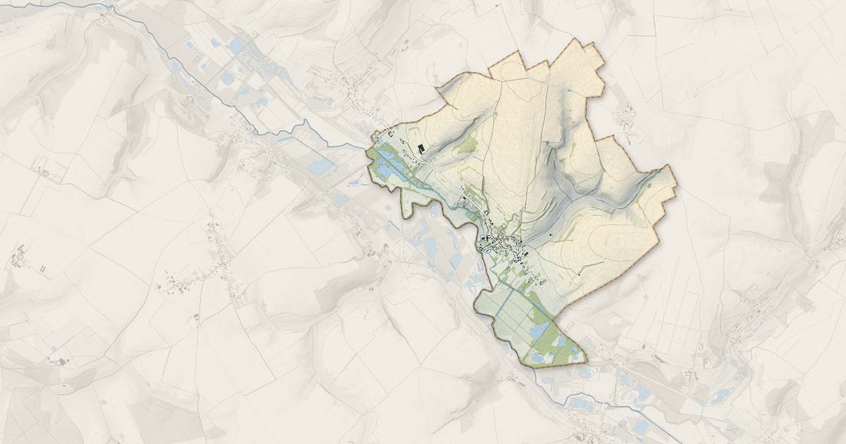 Portrait cartographique de Douriez : relief, eau, forêts, bâti et voies, calculés à partir des données de l'IGN