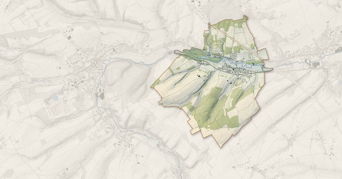 Portrait cartographique de Esquerdes : relief, eau, forêts, bâti et voies, calculés à partir des données de l'IGN