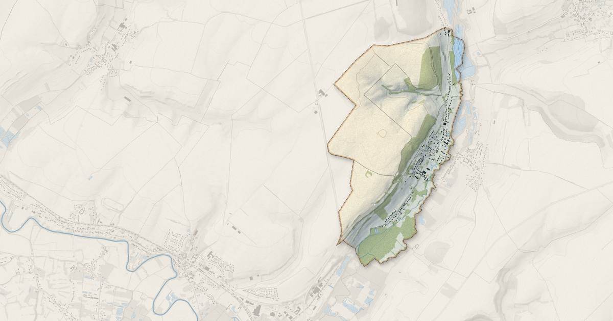 Portrait cartographique de Estréelles : relief, eau, forêts, bâti et voies, calculés à partir des données de l'IGN