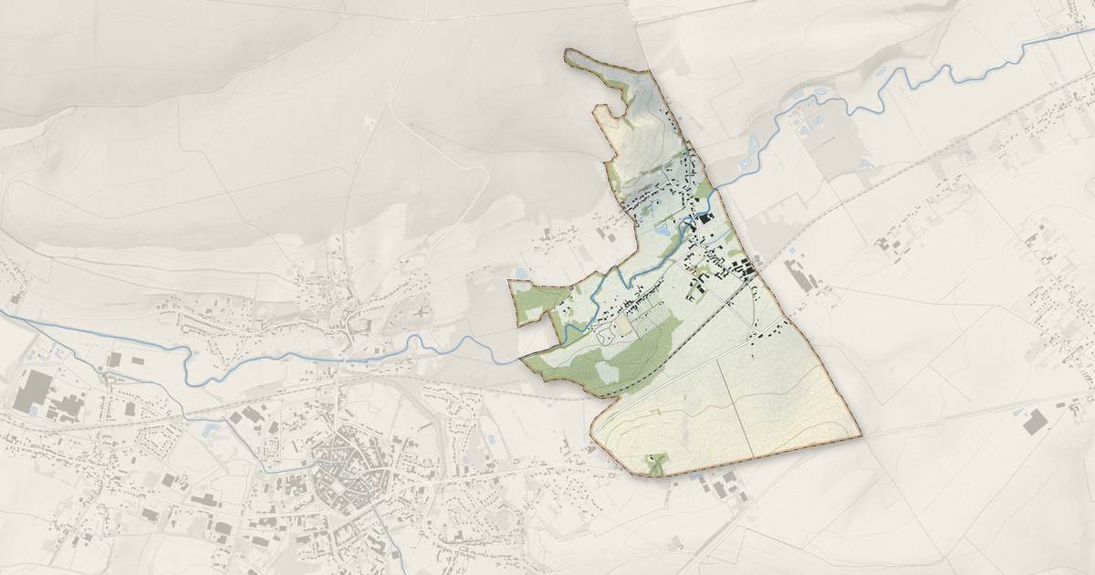 Portrait cartographique de Grigny : relief, eau, forêts, bâti et voies, calculés à partir des données de l'IGN