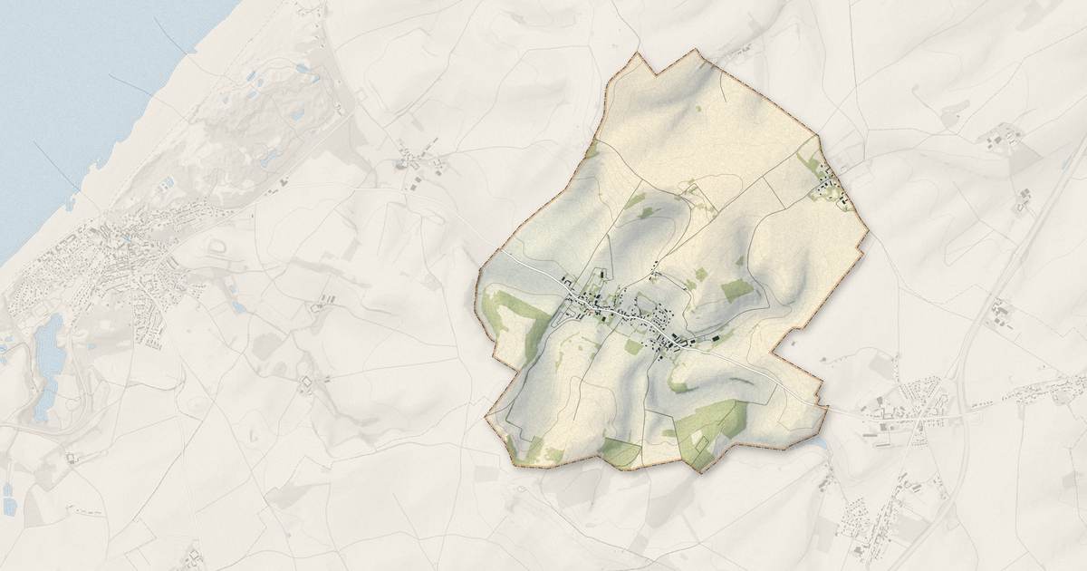 Portrait cartographique de Hervelinghen : relief, eau, forêts, bâti et voies, calculés à partir des données de l'IGN