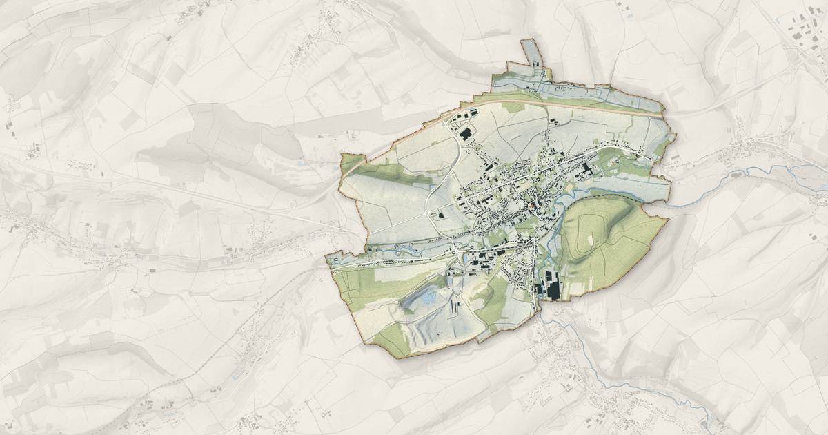 Portrait cartographique de Lumbres : relief, eau, forêts, bâti et voies, calculés à partir des données de l'IGN