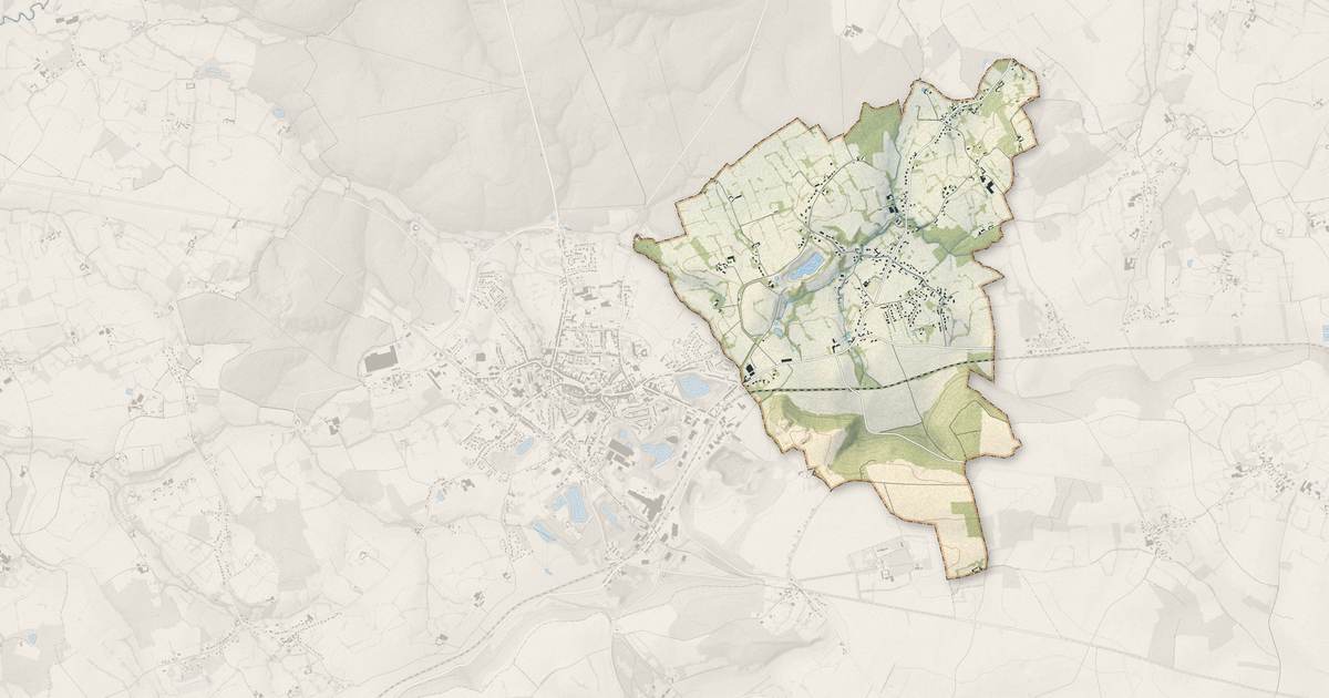 Portrait cartographique de Menneville : relief, eau, forêts, bâti et voies, calculés à partir des données de l'IGN