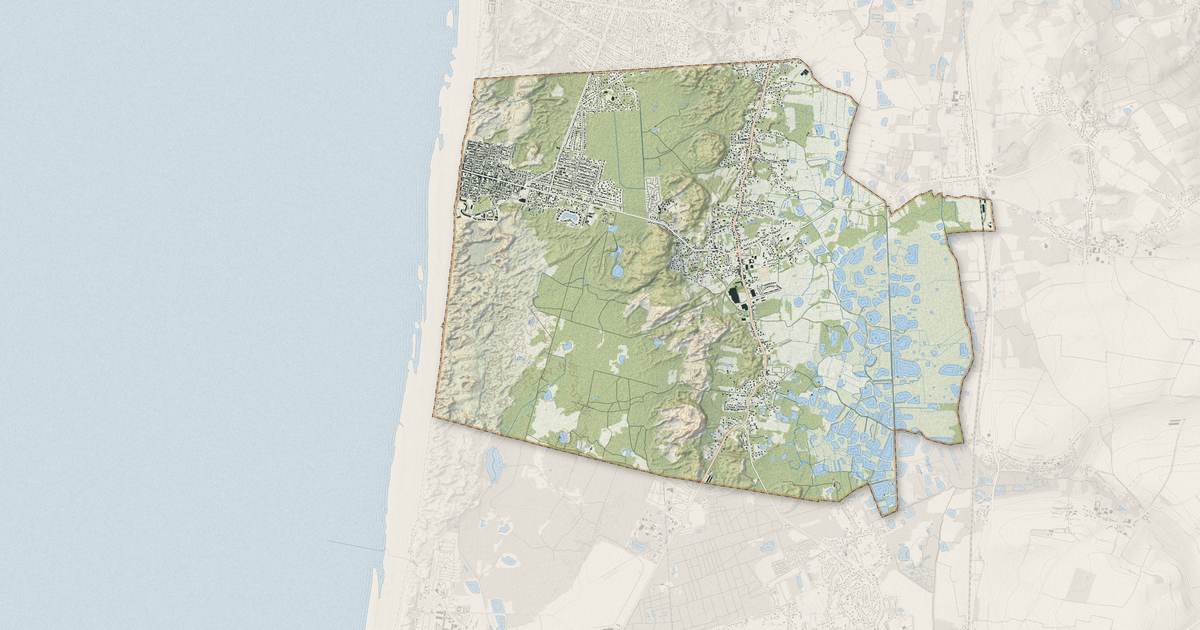 Portrait cartographique de Merlimont : relief, eau, forêts, bâti et voies, calculés à partir des données de l'IGN
