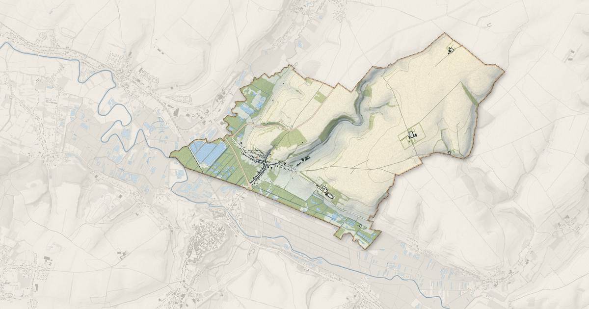 Portrait cartographique de Neuville-sous-Montreuil : relief, eau, forêts, bâti et voies, calculés à partir des données de l'IGN