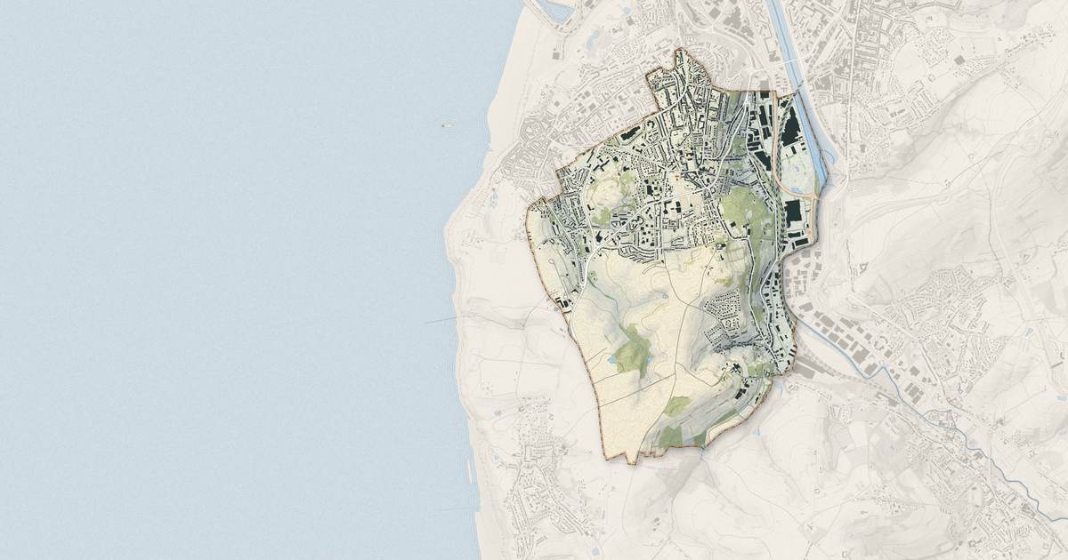 Portrait cartographique de Outreau : relief, eau, forêts, bâti et voies, calculés à partir des données de l'IGN