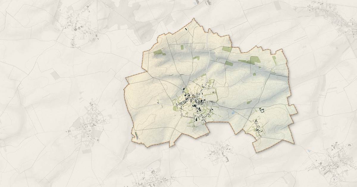 Portrait cartographique de Penin : relief, eau, forêts, bâti et voies, calculés à partir des données de l'IGN