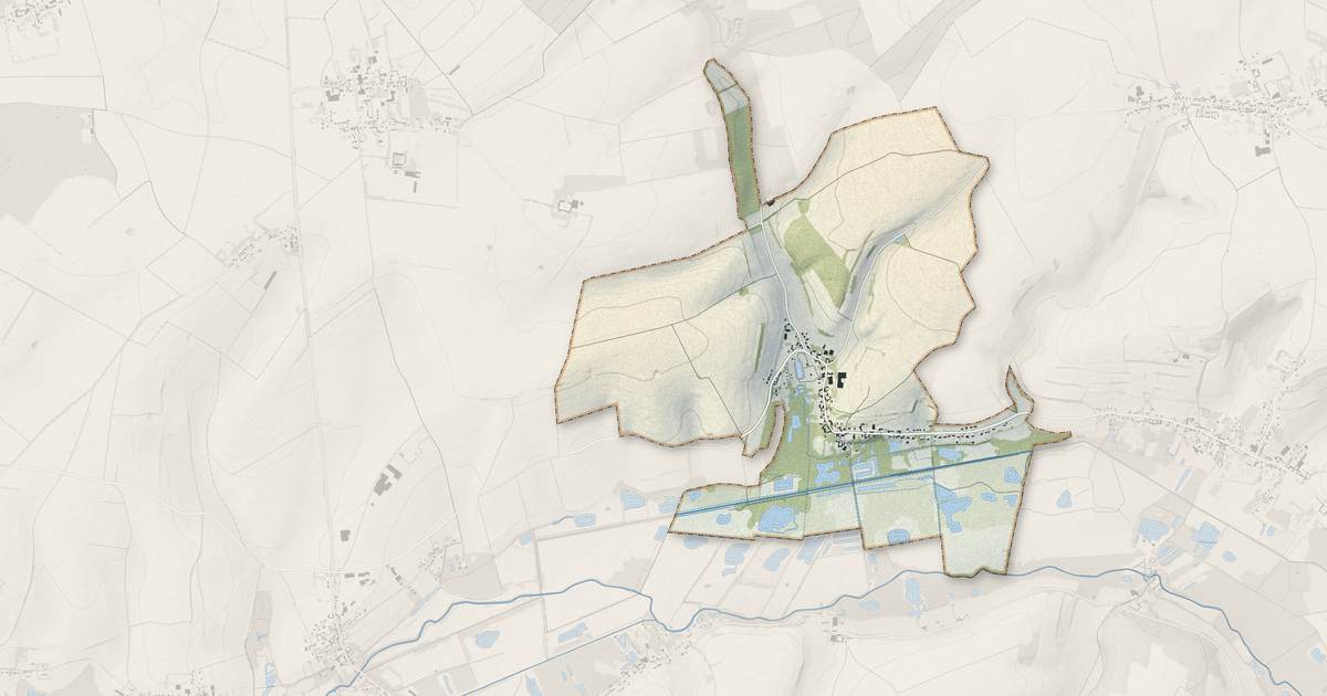 Portrait cartographique de Roussent : relief, eau, forêts, bâti et voies, calculés à partir des données de l'IGN