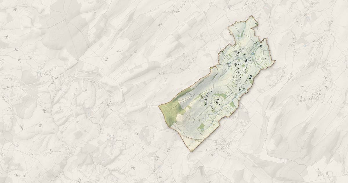 Portrait cartographique de Surques : relief, eau, forêts, bâti et voies, calculés à partir des données de l'IGN