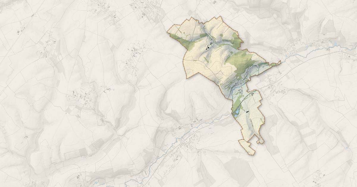 Portrait cartographique de Tilly-Capelle : relief, eau, forêts, bâti et voies, calculés à partir des données de l'IGN