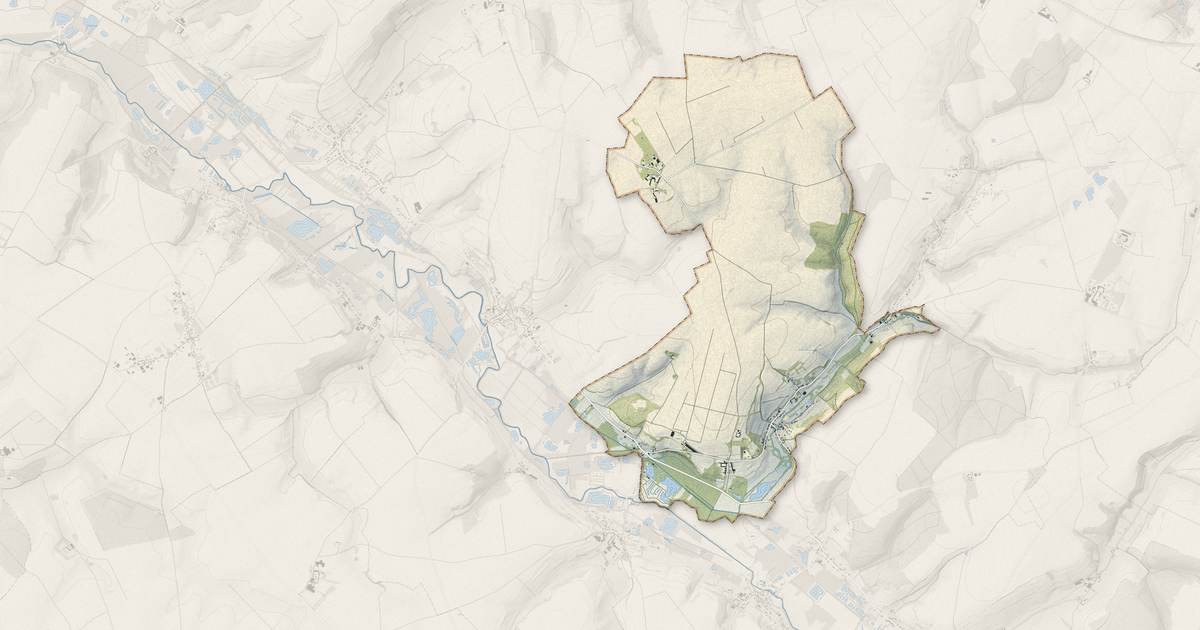 Portrait cartographique de Tortefontaine : relief, eau, forêts, bâti et voies, calculés à partir des données de l'IGN
