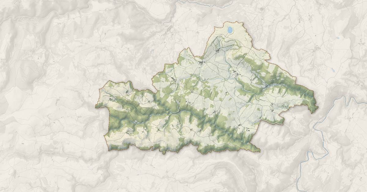 Portrait cartographique de Apchat : relief, eau, forêts, bâti et voies, calculés à partir des données de l'IGN