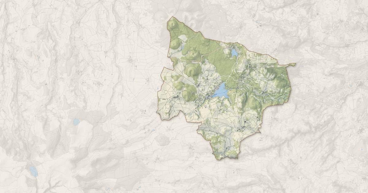 Portrait cartographique de Aydat : relief, eau, forêts, bâti et voies, calculés à partir des données de l'IGN