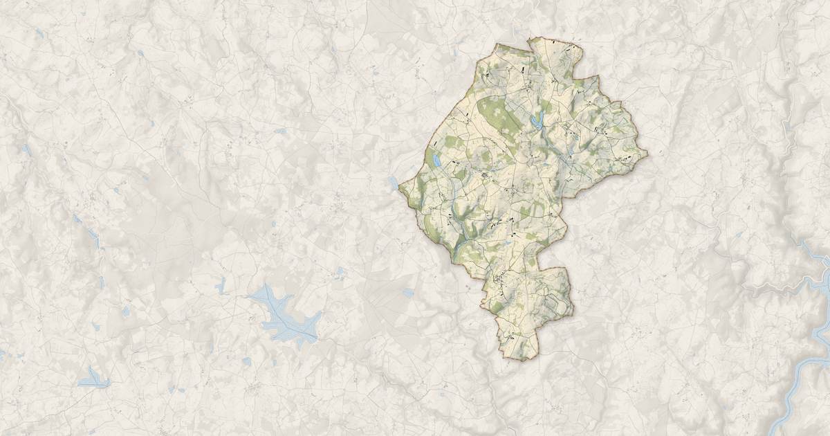 Portrait cartographique de Biollet : relief, eau, forêts, bâti et voies, calculés à partir des données de l'IGN