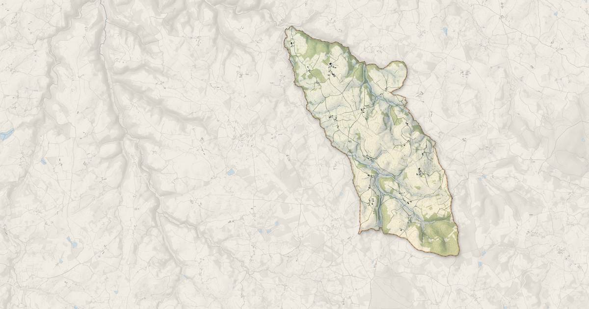 Portrait cartographique de Bussières : relief, eau, forêts, bâti et voies, calculés à partir des données de l'IGN