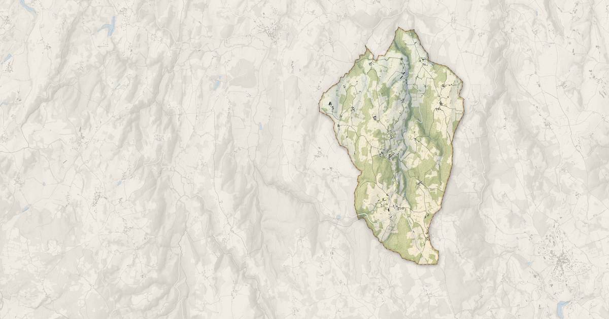Portrait cartographique de Ceilloux : relief, eau, forêts, bâti et voies, calculés à partir des données de l'IGN