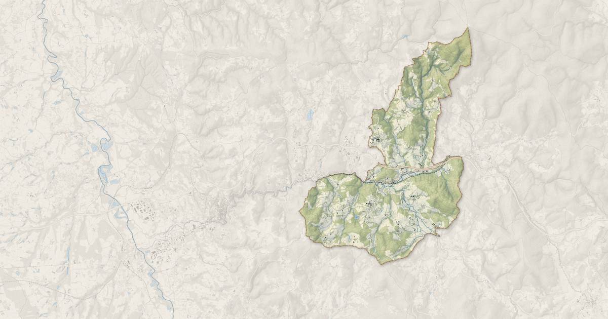 Portrait cartographique de Celles-sur-Durolle : relief, eau, forêts, bâti et voies, calculés à partir des données de l'IGN