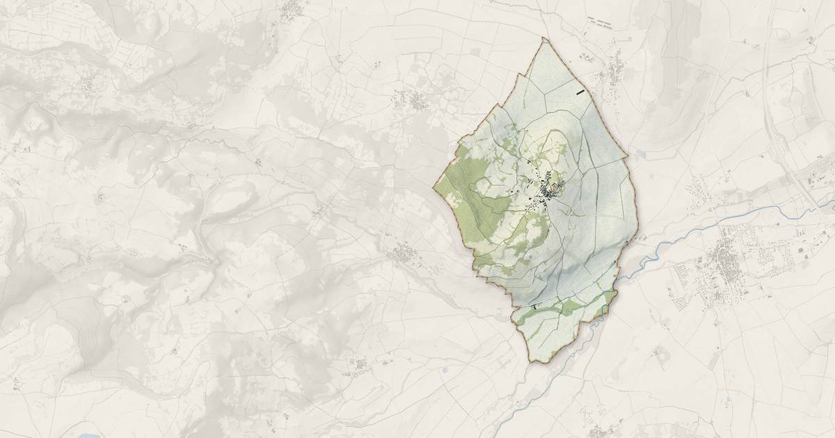 Portrait cartographique de Chalus : relief, eau, forêts, bâti et voies, calculés à partir des données de l'IGN