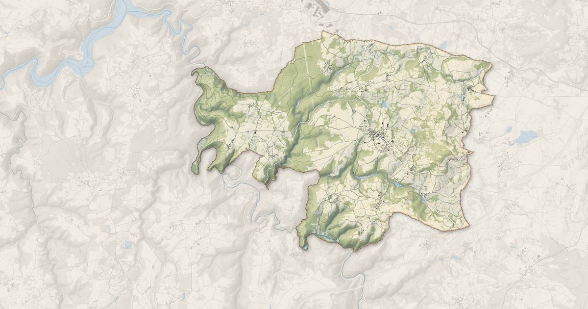 Portrait cartographique de Chapdes-Beaufort : relief, eau, forêts, bâti et voies, calculés à partir des données de l'IGN