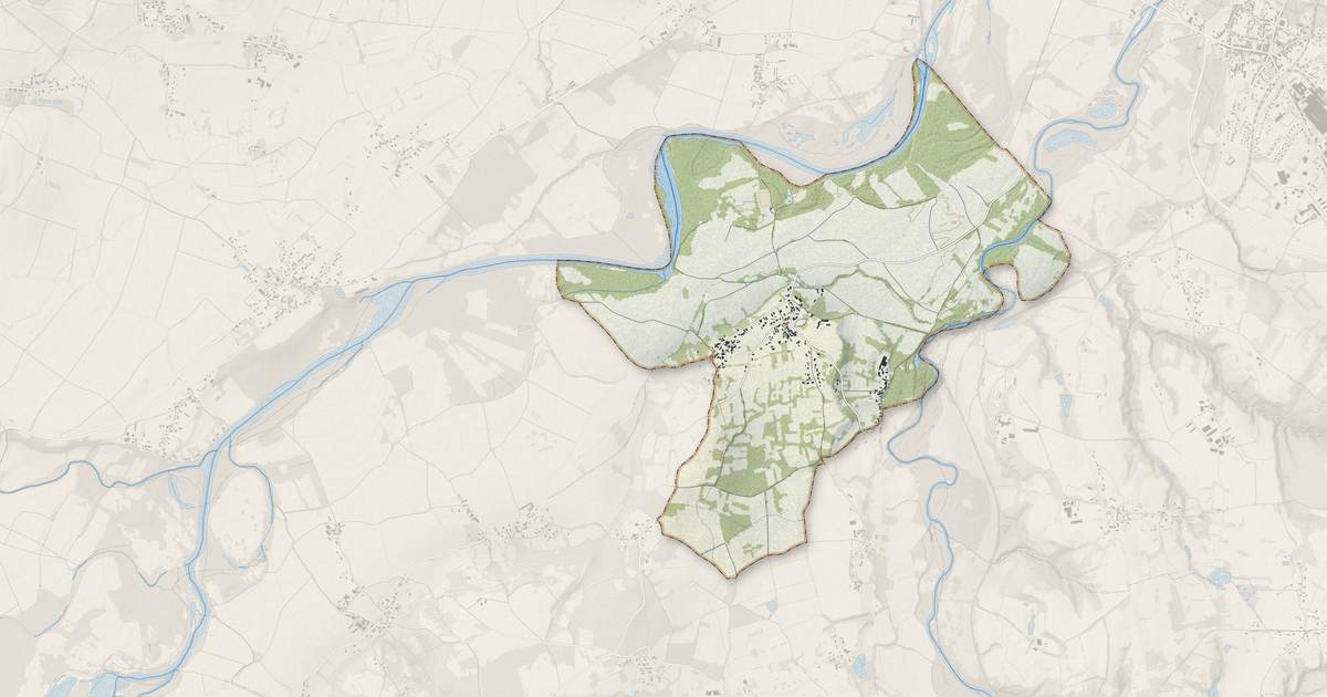 Portrait cartographique de Charnat : relief, eau, forêts, bâti et voies, calculés à partir des données de l'IGN