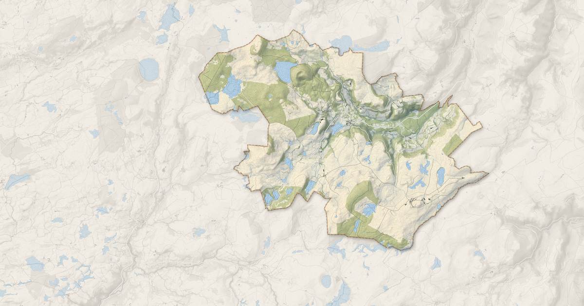 Portrait cartographique de Compains : relief, eau, forêts, bâti et voies, calculés à partir des données de l'IGN