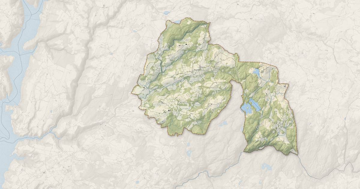 Portrait cartographique de Cros : relief, eau, forêts, bâti et voies, calculés à partir des données de l'IGN