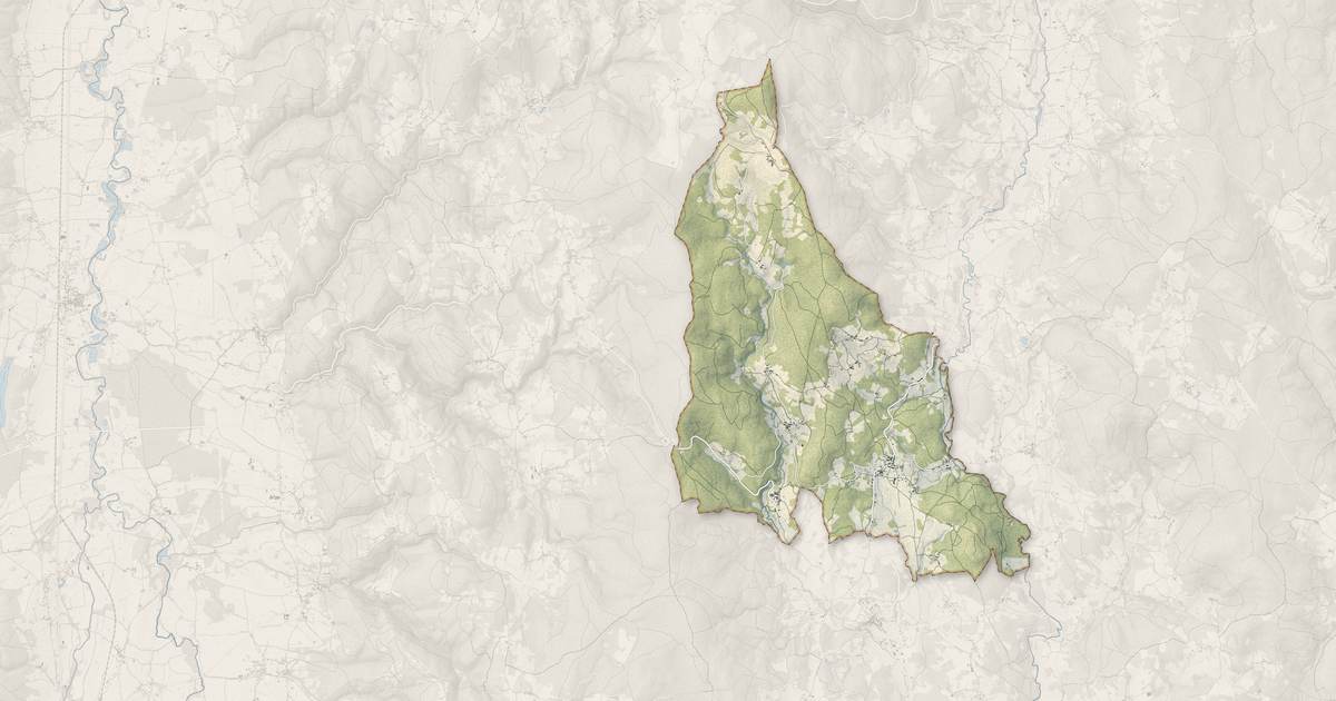 Portrait cartographique de Églisolles : relief, eau, forêts, bâti et voies, calculés à partir des données de l'IGN