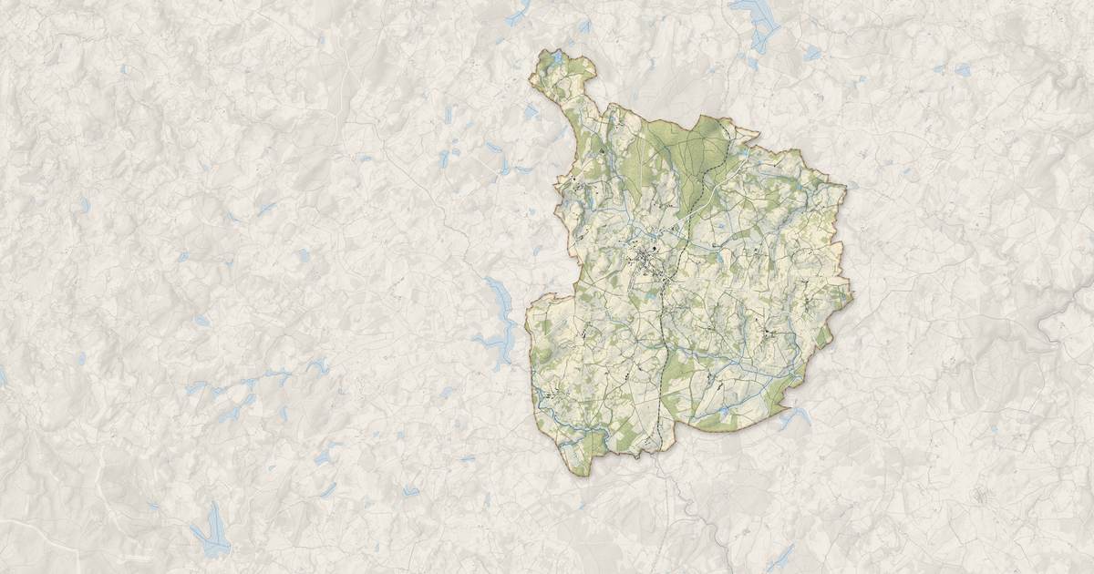 Portrait cartographique de Giat : relief, eau, forêts, bâti et voies, calculés à partir des données de l'IGN